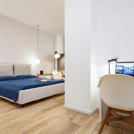 Duomo-centrale Luxury Open Space Apartment *